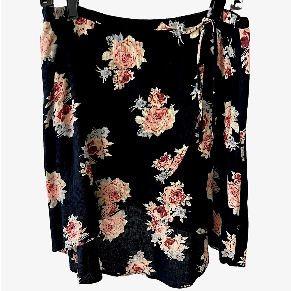 Band of Gypsies Casual Knee-Length Faux Wrap Lined Skirt Size Medium